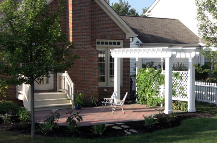 Suncraft Design Build custom pergola with outdoor dining area residential home Columbus Ohio